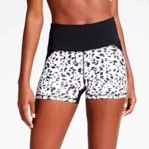 Athleta Women's Stealth Shortie Shorts Size M EUC (Biker/Spandex Shorts)